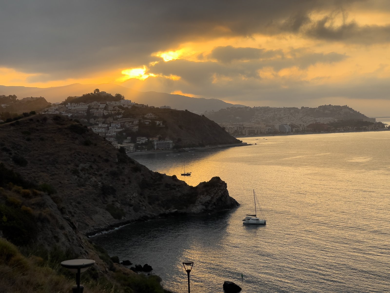 Bahía mediterránea junto a Marina del Este